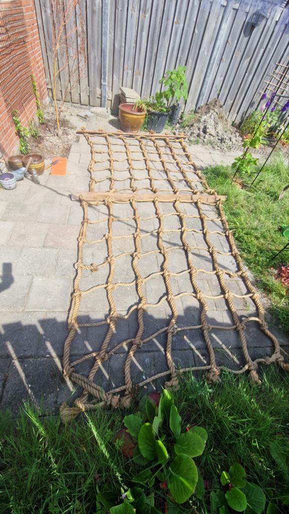 Twee handgeknoopte klimnetten met houten tredes, Doe-het-zelf en Verbouw, Ladders en Trappen, Ophalen, Gebruikt, Ladder, 4 meter of meer