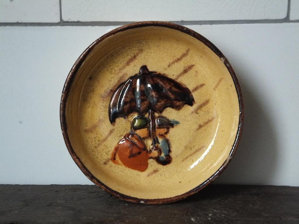 vintage bordje, schaaltje, samen onder paraplu, voor je lief, Ophalen of Verzenden