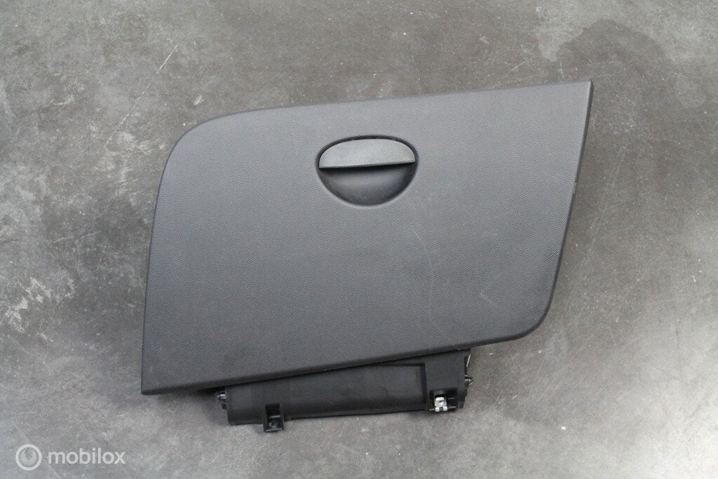 Handschoenkastje zwart Seat Leon (5F) (2012-2020), Auto-onderdelen, Gebruikt, Ophalen of Verzenden