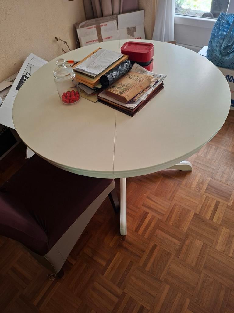 Ronde eettafel met 4 stoelen - crème/wit, Huis en Inrichting, Tafels | Eettafels, Gebruikt, Rond, Tot twee personen, Ophalen of Verzenden