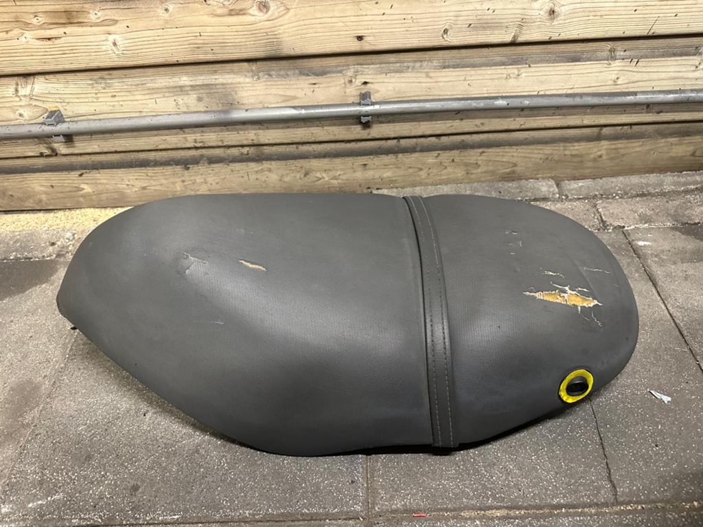 Piaggio zip 2000 zadel, Ophalen