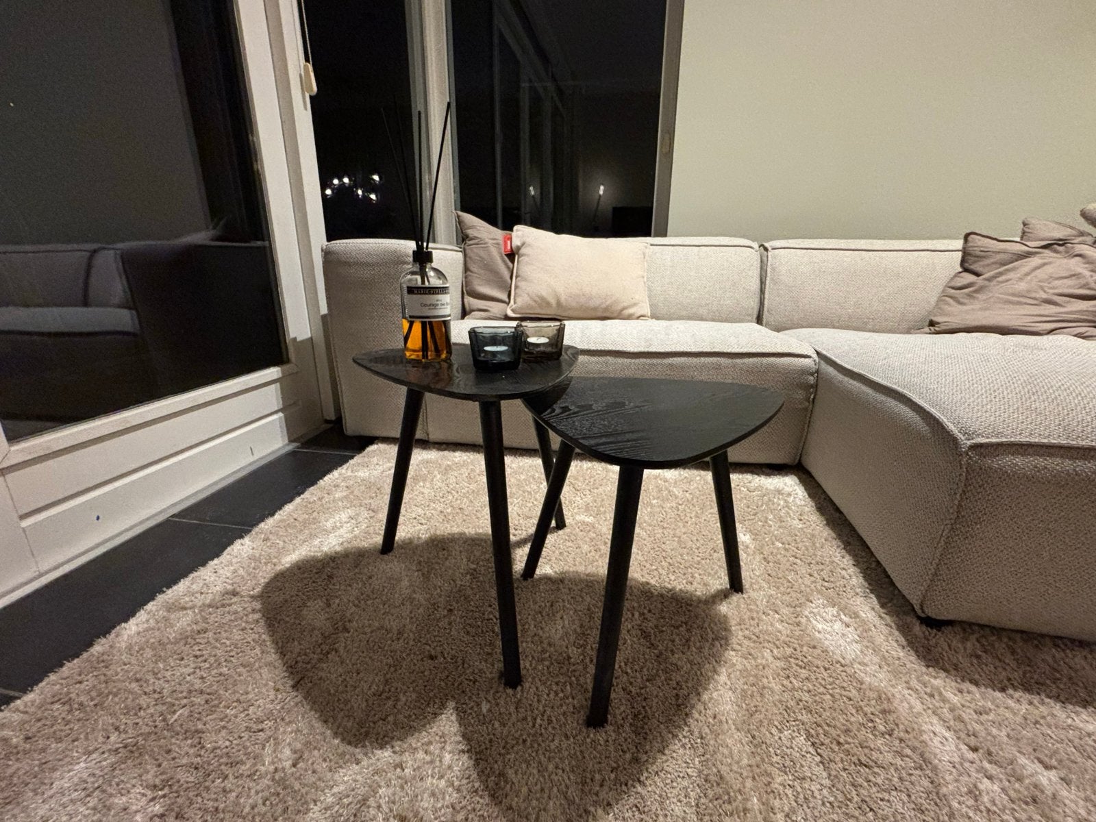 Set van 2 zwarte bijzettafels merk WOOD, organische vorm, 50 – 75, Minder dan 50 cm, Ophalen of Verzenden, Zo goed als nieuw