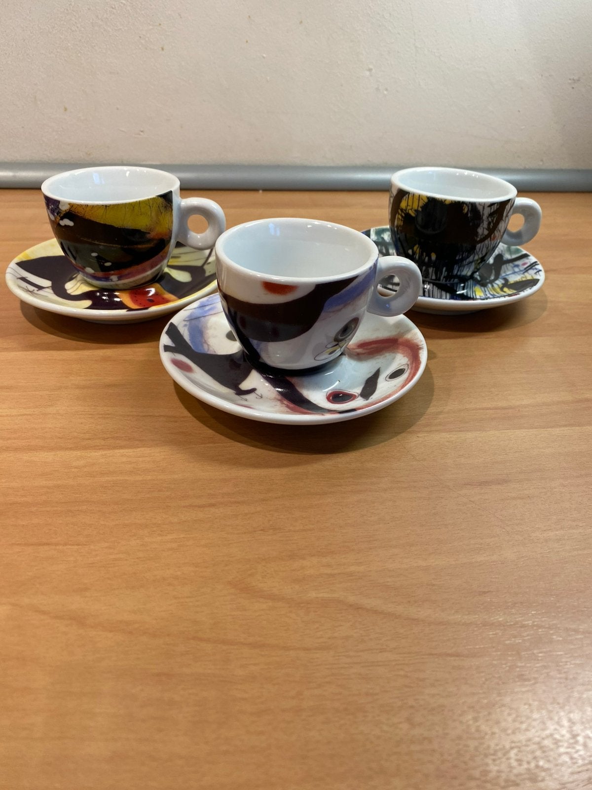 3x Yong kop en schotel, Ophalen of Verzenden, Overige stijlen, Kop(pen) en/of Schotel(s)