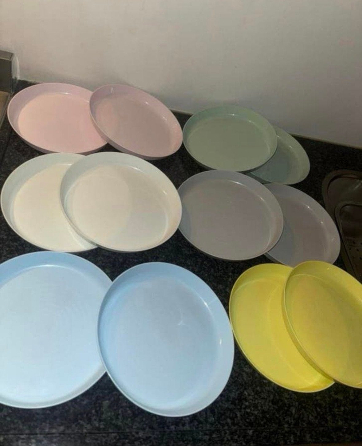 12 Ikea Borden in Diverse Pastelkleuren, Kunststof, Gebruikt, IKEA, Ophalen of Verzenden