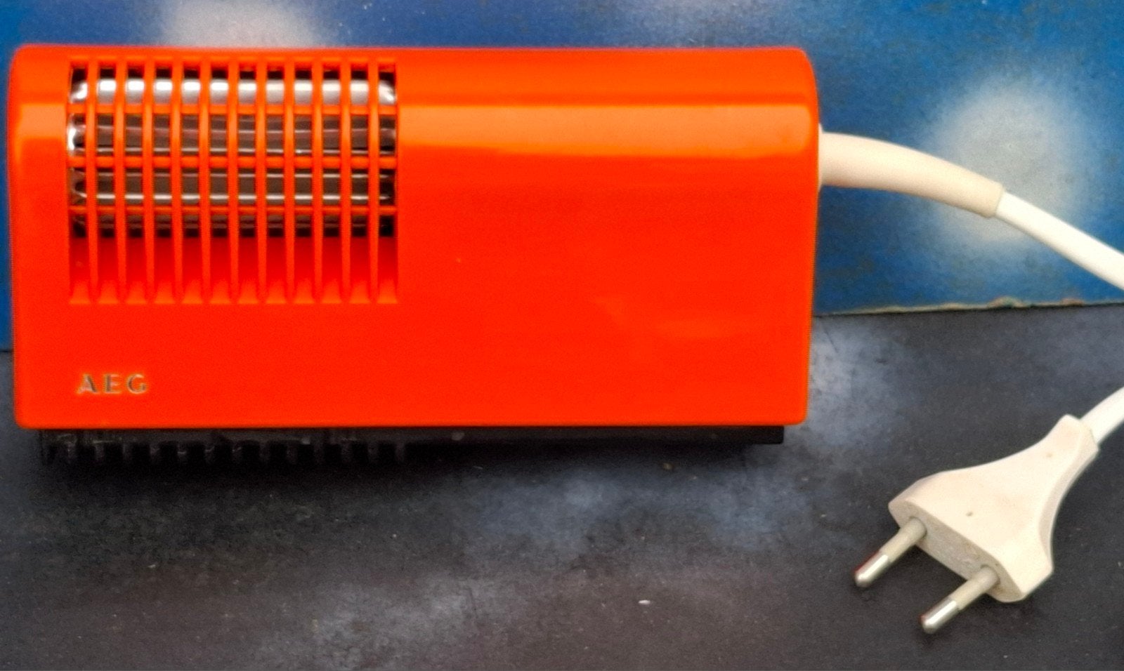 AEG REISFÖHN. Oranje.  Ca 1970. Functioneel., Ophalen, Zo goed als nieuw, Föhn of Haardroger