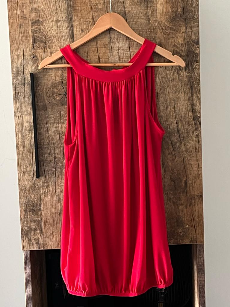 Mooie rode top maat L, Kleding | Dames, Tops, Maat 42/44 (L), Ophalen of Verzenden, Zo goed als nieuw, Zonder mouw