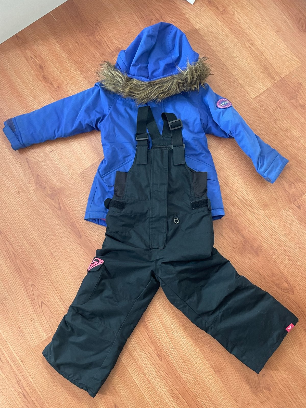 Burton ski-jas en Roxy broek set voor kinderen 3 jaar, Ophalen of Verzenden, Zo goed als nieuw