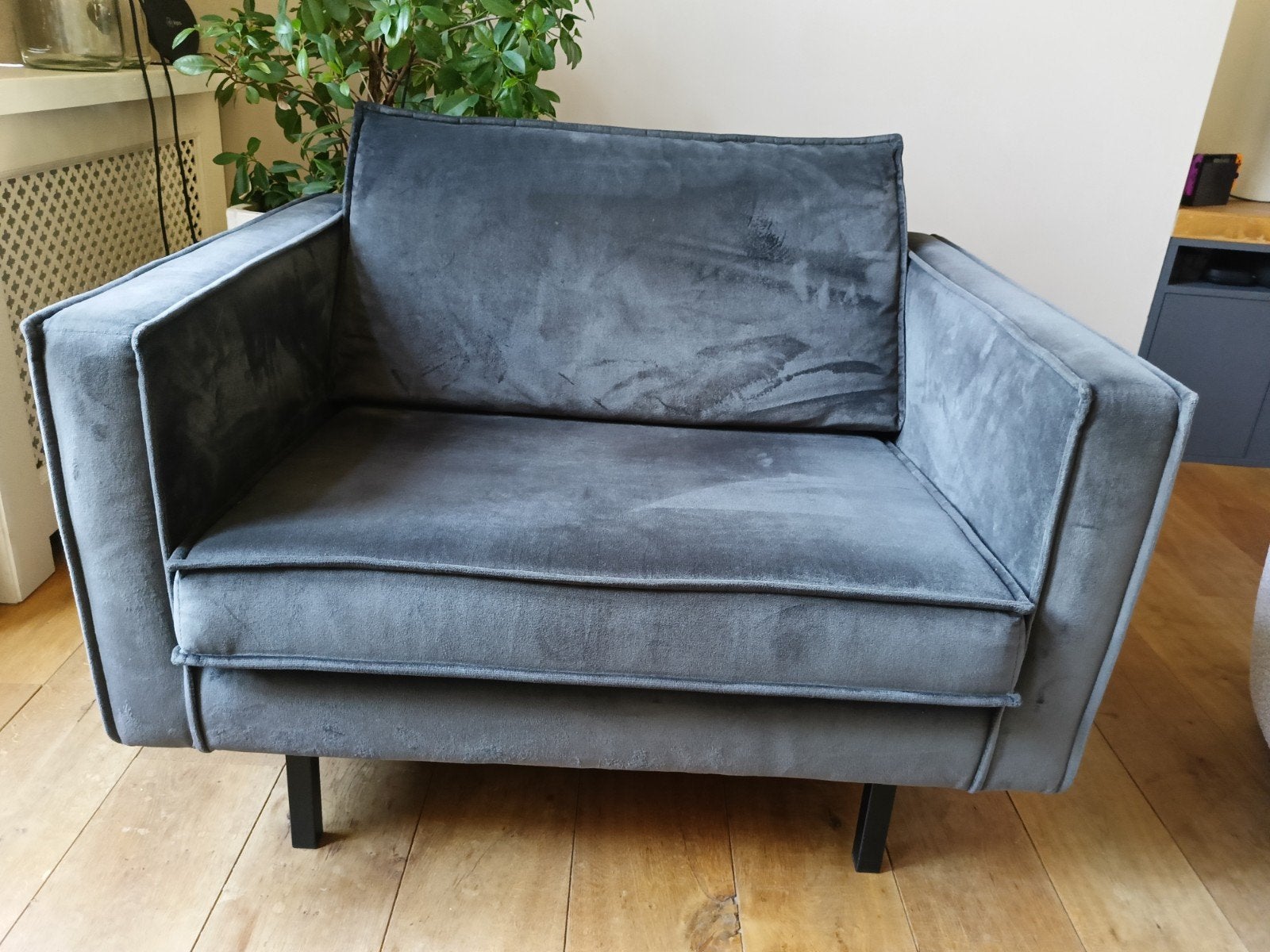 Loveseat velours antraciet - Be Pure Home, Modern, Industrieel, 75 tot 100 cm, Ophalen of Verzenden, Zo goed als nieuw