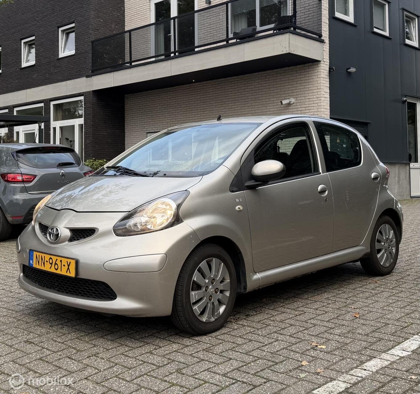 Toyota Aygo 1.0-12V + Automaat |Airco|lm velgen| Ruime apk!, Gebruikt, Bruin, 68 pk, Bedrijf