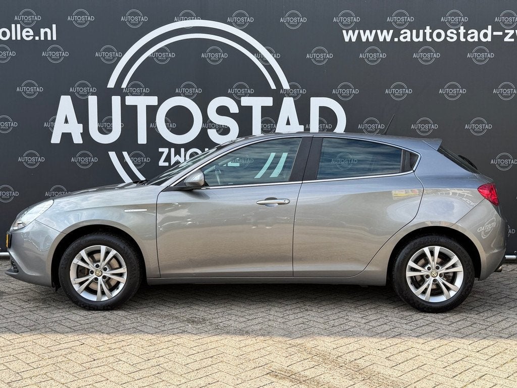 Alfa Romeo Giulietta 1.4 T Distinctive Automaat / NL-Auto /, Auto's, Alfa Romeo, Euro 5, 1280 kg, 4 cilinders, 500 kg