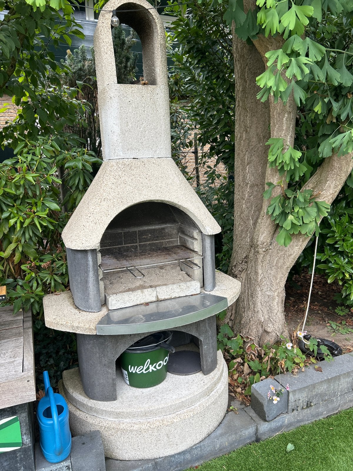 Robuuste buitenhaard/barbecue van beton, Ophalen, Gebruikt