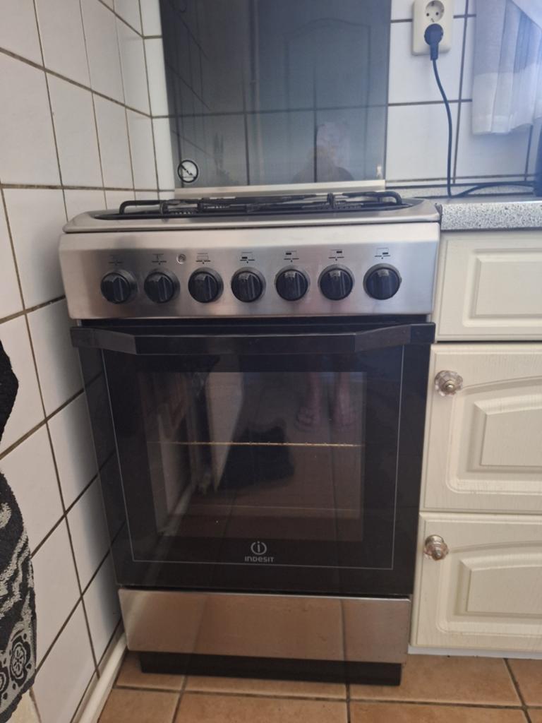 Indesit gasfornuis met elektrische oven - prima werkend, Witgoed en Apparatuur, Fornuizen, Gebruikt, Gas, 85 tot 90 cm, 4 kookzones