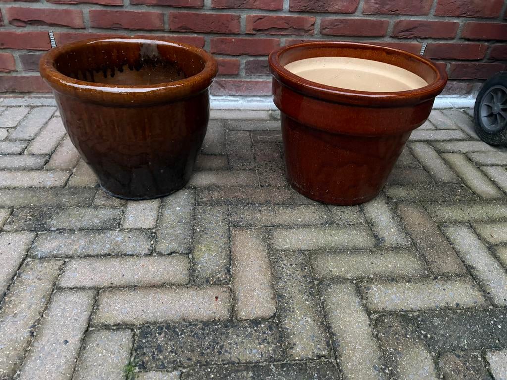 2 bruine tuinpotten, Ophalen, Steen, Minder dan 30 cm, Minder dan 60 cm