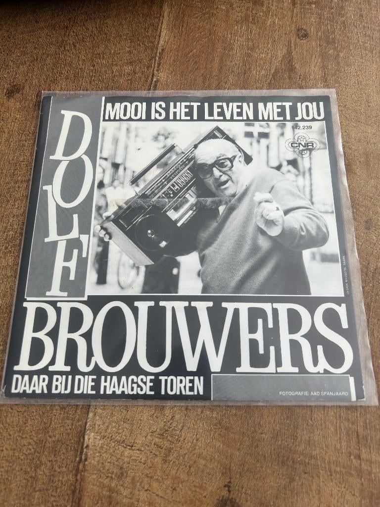 Dolf Brouwers-Mooi is het leven met jou., Ophalen of Verzenden, Zo goed als nieuw, Nederlandstalig