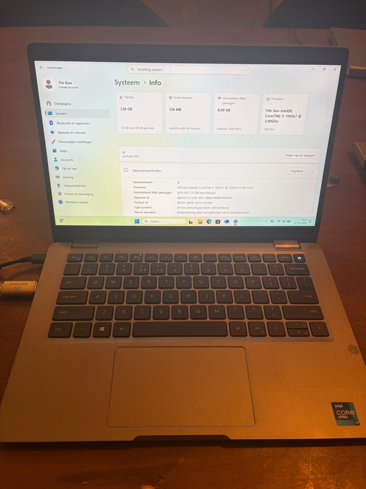 Dell Latitude 5320 - i7- Touchscreen - 8GB RAM - 238GB SSD, 2 tot 3 Ghz, Qwerty, 8 GB, 13 inch