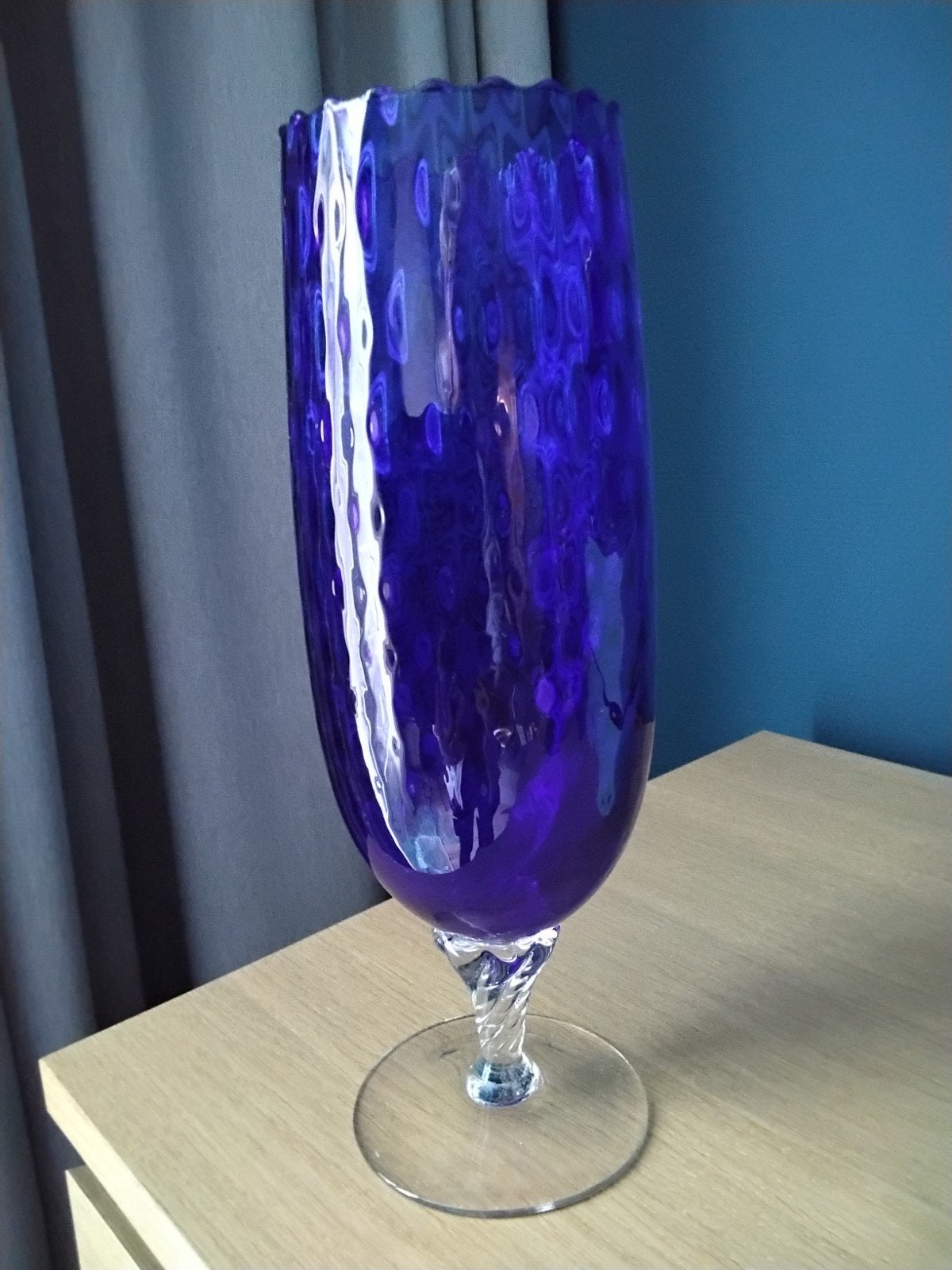Kobalt blauw kunstglaswerk, Ophalen