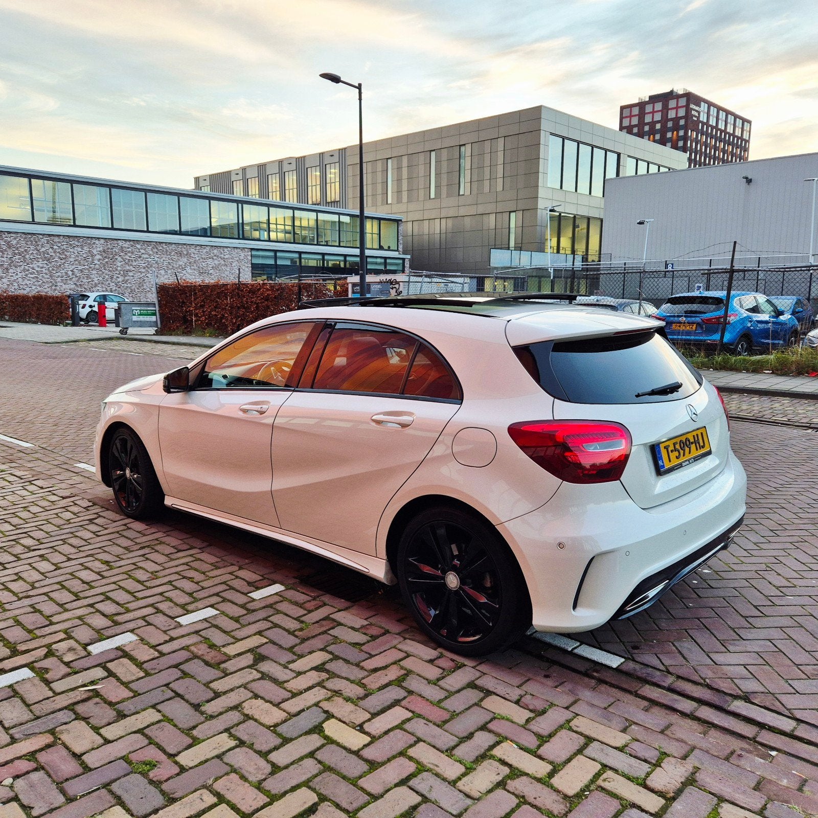 Foto 7 van Mercedes-Benz A-Klasse A160 met 180pk