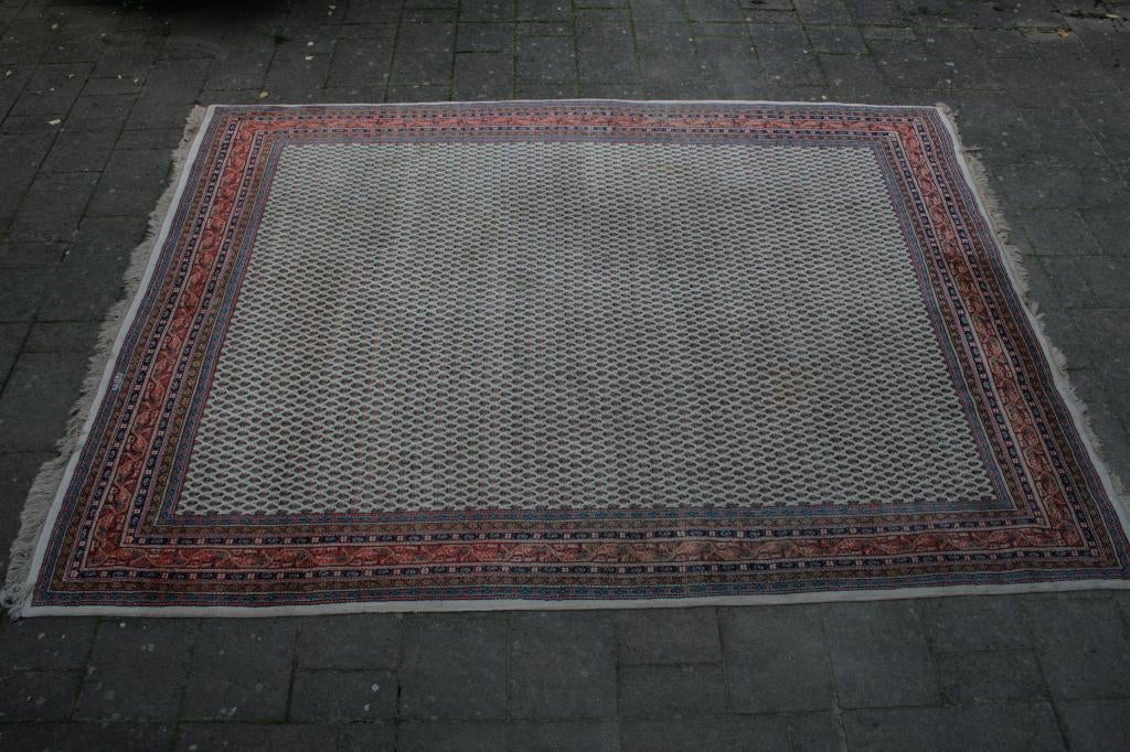 Sarauck Handgeknoopt tapijt, 200 cm of meer, Ophalen of Verzenden, Zo goed als nieuw, 200 cm of meer