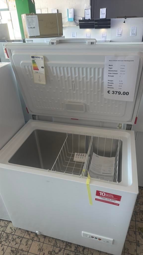 Vrieskist nieuw Privileg 255 liter 101 breedt, Nieuw, Energieklasse A of zuiniger, Aeg, Vrijstaand