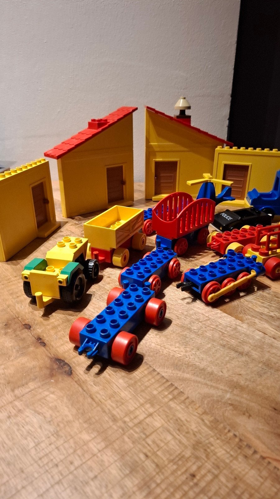 Grote partij LEGO Duplo met platen, treinen, poppetjes en di, Ophalen, Zo goed als nieuw, Overige merken