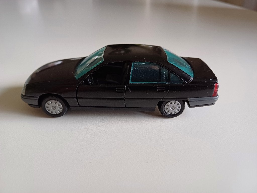 GAMA 1/43 omega ( opel ) 4 Turing, Ophalen of Verzenden, Gebruikt, Auto, Gama