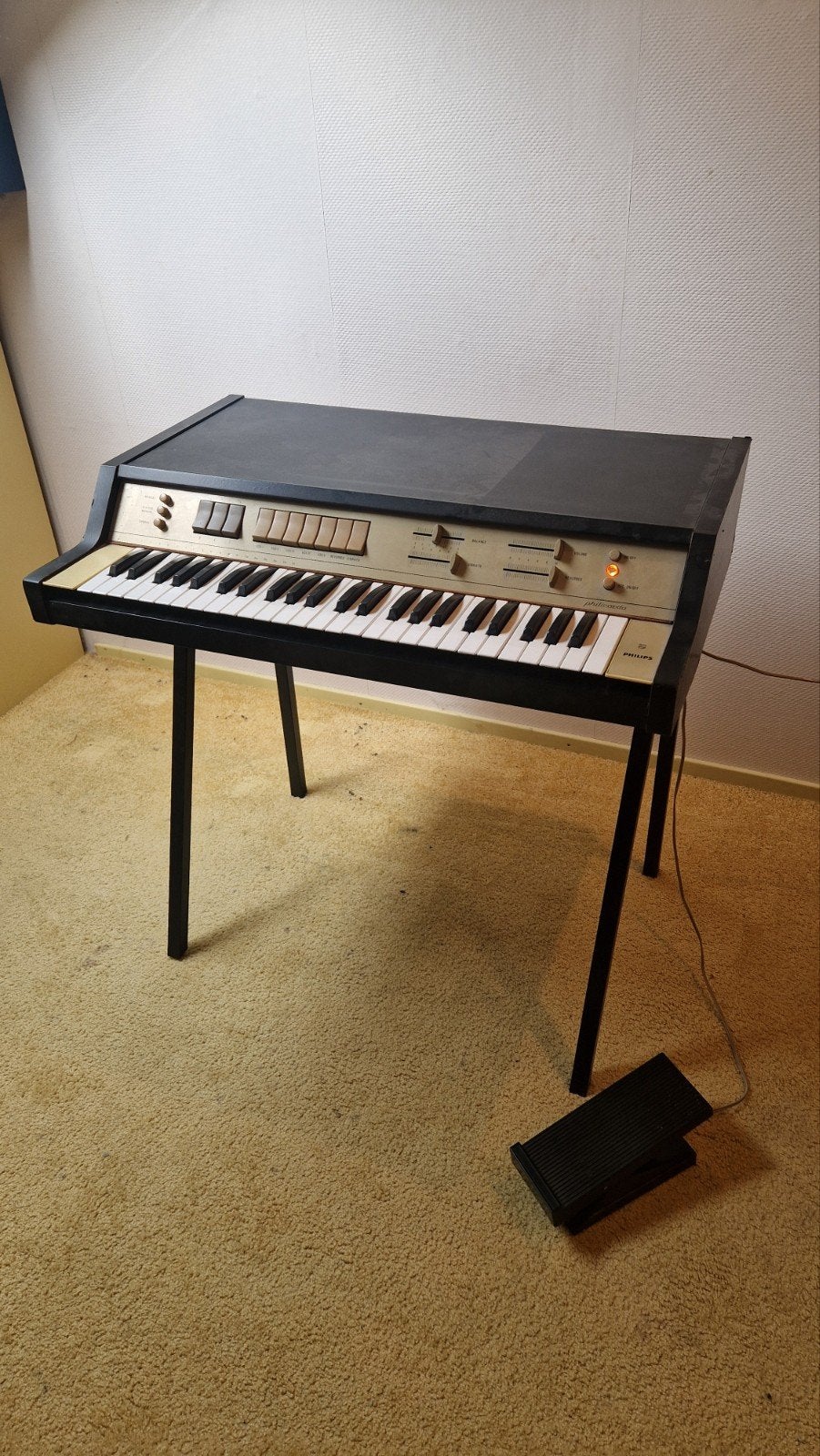 Vintage Philips Philicorda orgel met standaard en pedaal, Gebruikt, Midi-aansluiting, Ophalen of Verzenden, 49 toetsen