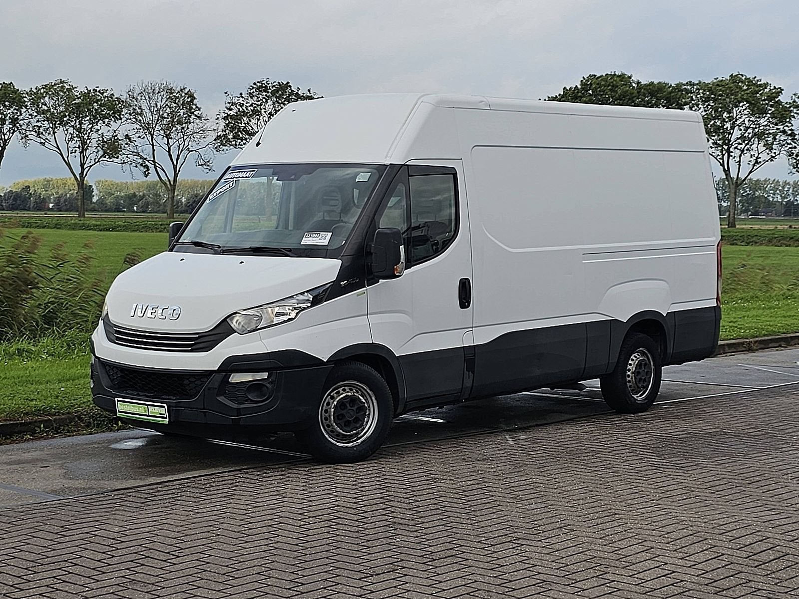 IVECO DAILY 35S16 L2H2 ac automaat EURO6, Auto's, Automaat, 2177 kg, Gebruikt, Euro 6