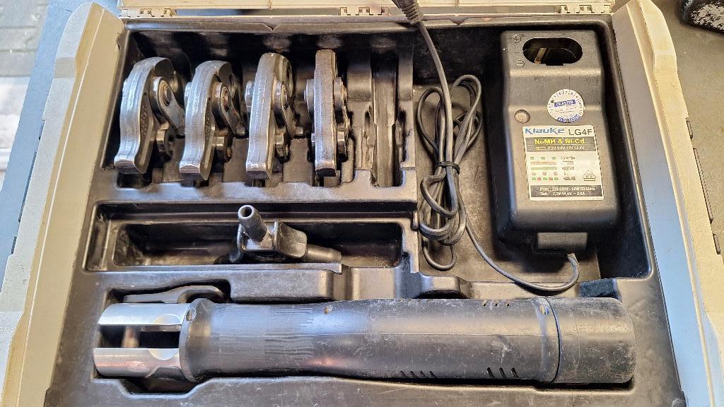 Novopress Accu perstang AFP101 pers tang persapparaat, Auto diversen, Autogereedschap, Gebruikt, ., Ophalen of Verzenden, .