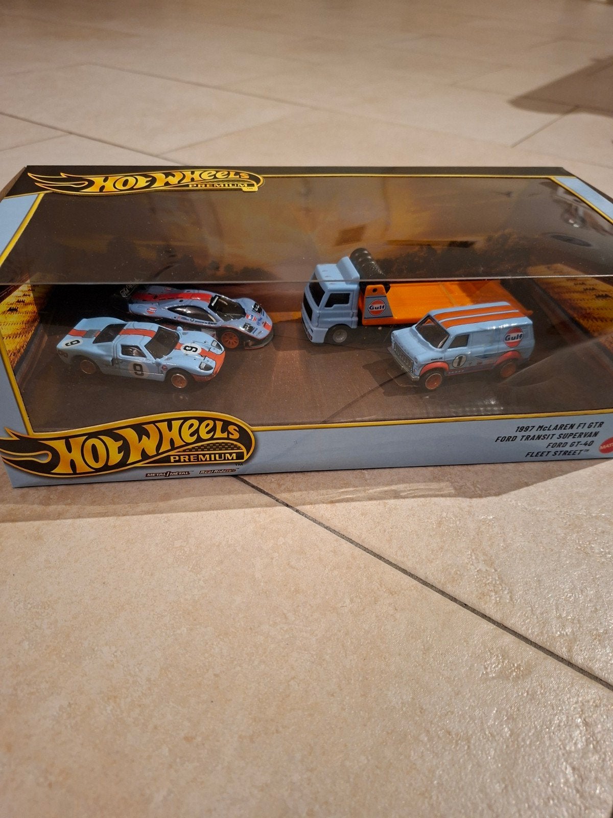 Hot Wheels Premium Gulf Racing Set - Nieuw in doos, Hobby en Vrije tijd, Ophalen of Verzenden, Nieuw, Auto