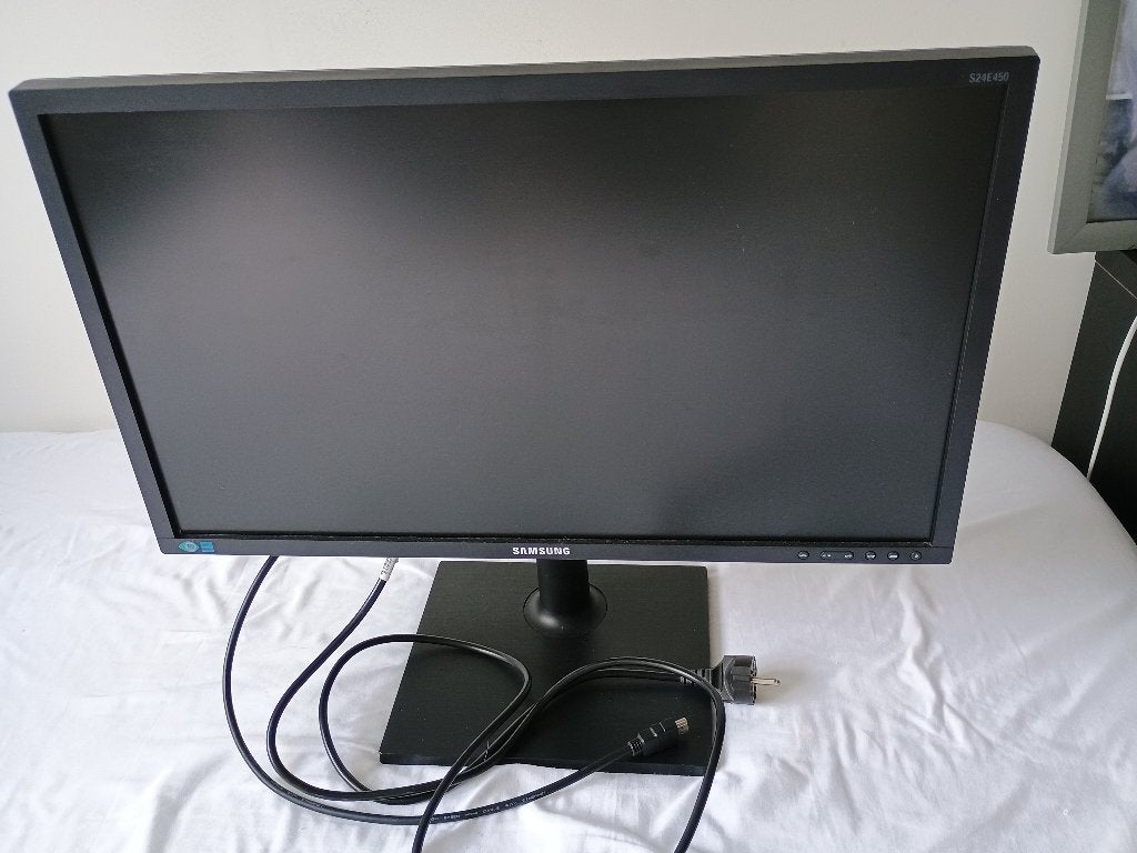 Samsung Monitor 24 inch met standaard en kabels., Ophalen, HDMI, Zo goed als nieuw, Overige typen