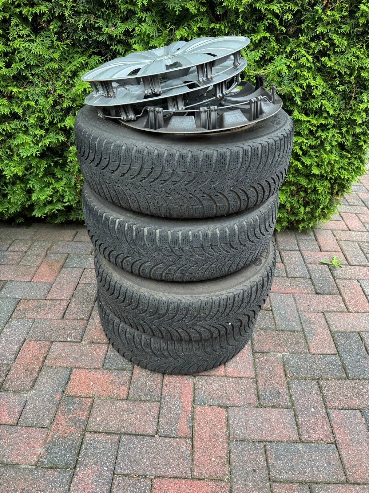 Michelin winterbanden op stalen velg met wieldoppen, Ophalen, Gebruikt