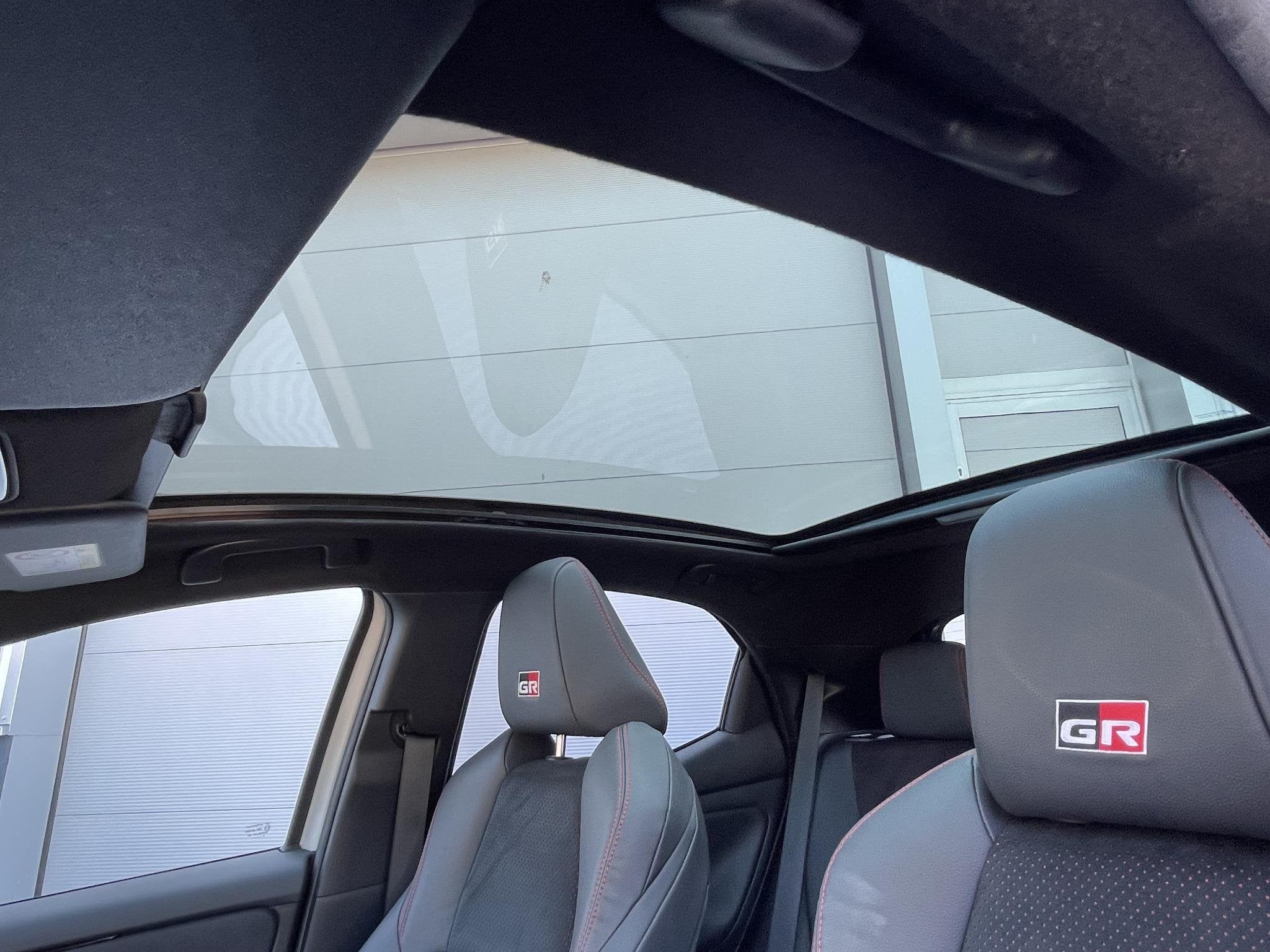 Toyota Yaris 1.5 Hybrid GR Sport | Premium Pack | Panoramada, 450 kg, Gebruikt, Euro 6, Automatische klimaatregeling