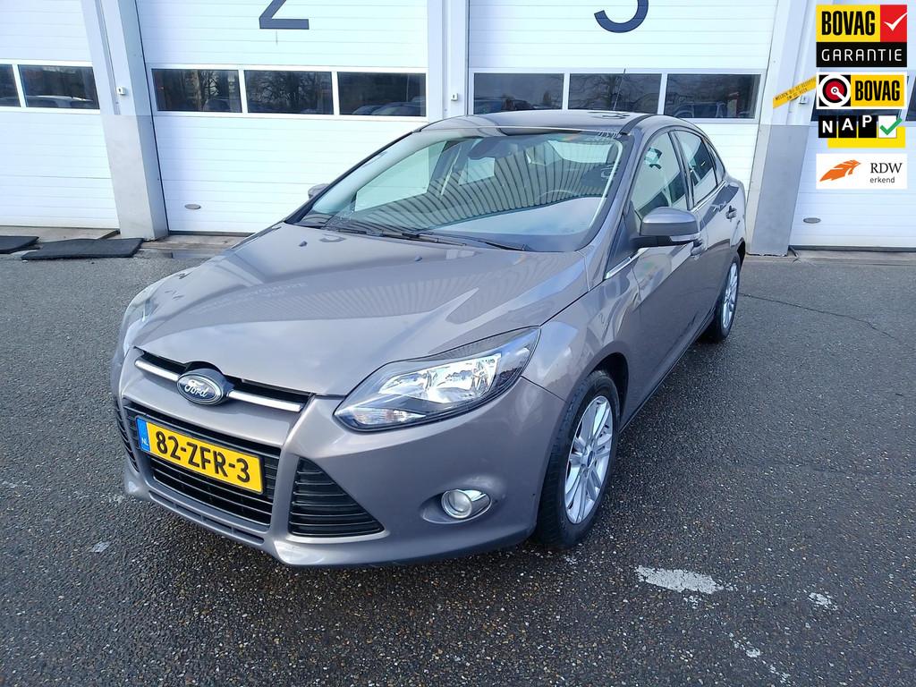 Ford Focus 1.6 TI-VCT Titanium BOVAG - NIEUWE APK - STOELVER, Auto's, Gebruikt, Zwart, 4 cilinders, Bruin