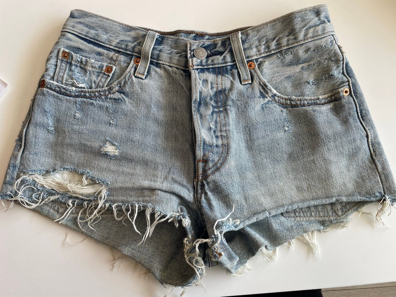 Levi's 501 korte spijkerbroek - Zo goed als nieuw, Ophalen of Verzenden, Zo goed als nieuw, Blauw, W27 (confectie 34) of kleiner
