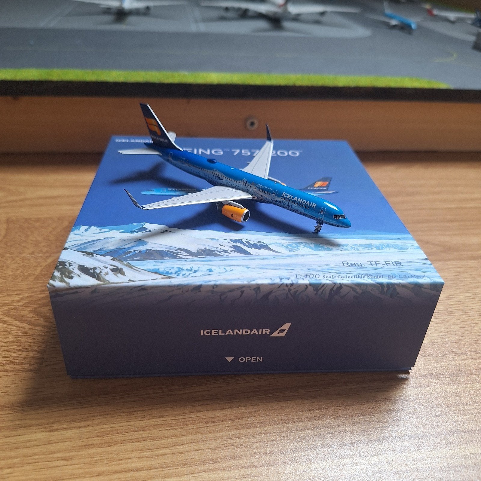 icelandair B757-200 Vatnajökull Ultimate NG Models 1:400, Overige merken, 1:200 of kleiner, Ophalen of Verzenden, Zo goed als nieuw