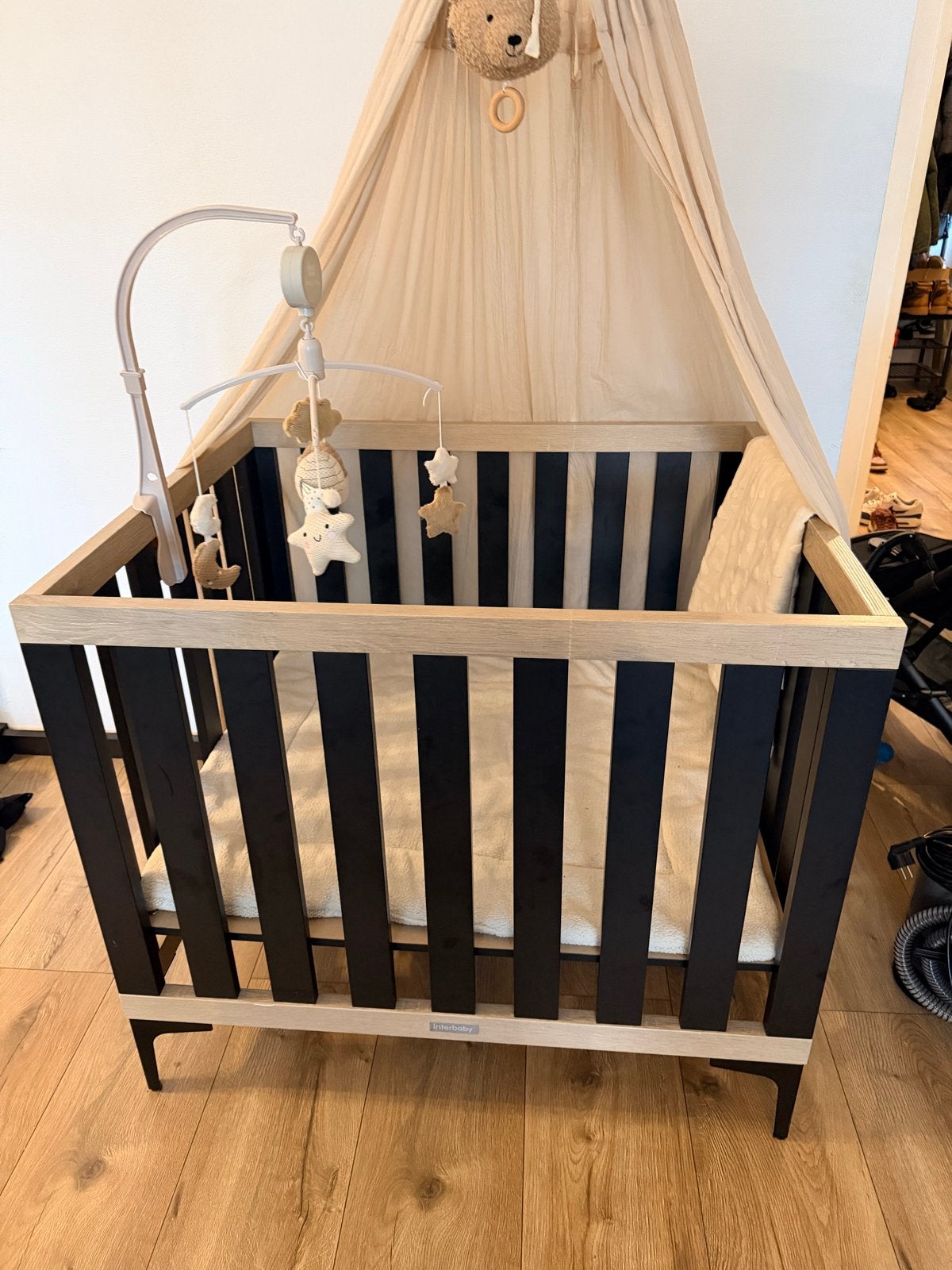Babybox zo goed als nieuw, eventueel met Jollein hemeltje, Kinderen en Baby's, Ophalen, Zo goed als nieuw, Vierkant