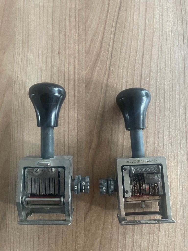 Twee stempels van buschauffeurs/trambestuurders, Verzamelen, Ophalen of Verzenden, Gebruikt, Bus of Metro, Overige typen