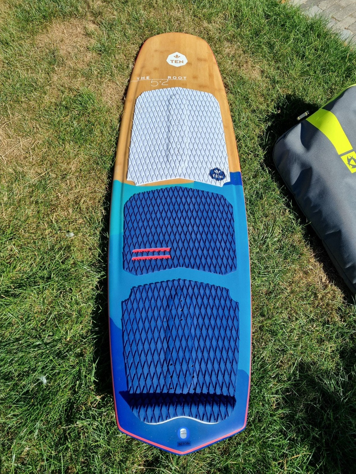 Ten The Root 5'2" Directional Kiteboard in nieuwstaat, Watersport en Boten, Ophalen, Twintip, Overige typen, Zo goed als nieuw