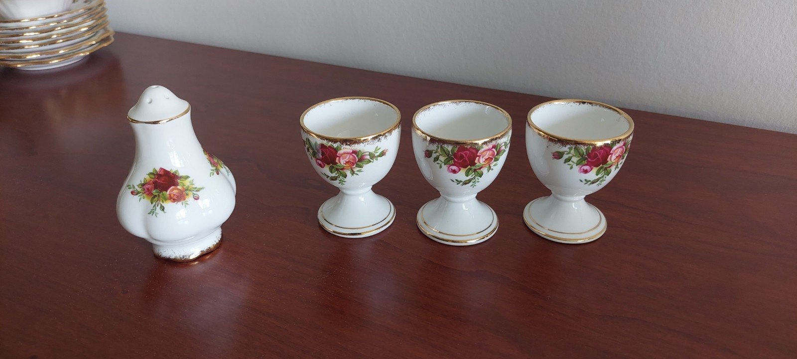 Royal Albert Old Country Roses 3 eierdopjes en 1 zoutbusje, Ophalen