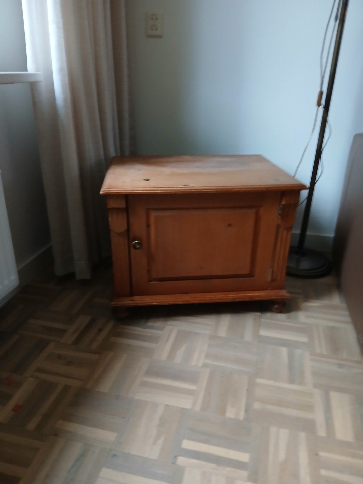 Grenen kastje, tv kastje, Ophalen, Gebruikt, 50 tot 100 cm, 5 – 50