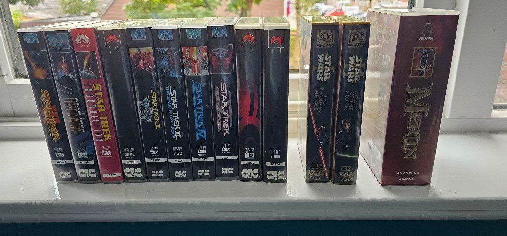 videobanden Star Trek/Star Wars / Merlin. Totaal 14 banden, Alle leeftijden, Ophalen of Verzenden, Zo goed als nieuw, Actie en Avontuur