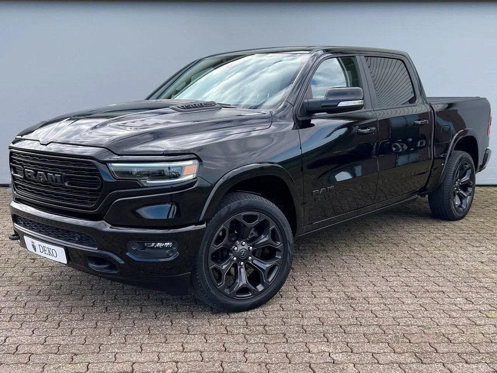 Dodge RAM 1500 5.7 HEMI V8 Night Edition | LIMITED | Luchtve, Automaat, 2361 kg, Gebruikt, 5654 cc