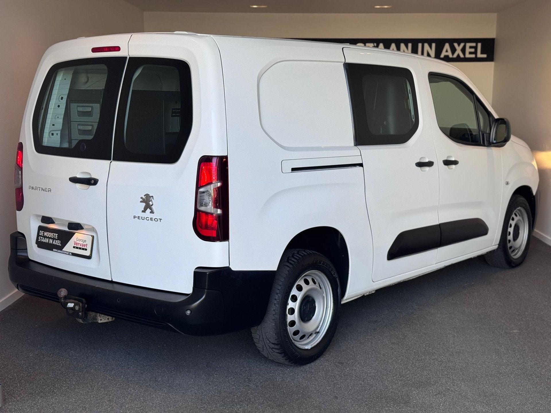Peugeot Partner 1.6 BlueHDI Premium Long (bj 2019), Auto's, Voorwielaandrijving, Gebruikt, 4 cilinders, 2 stoelen