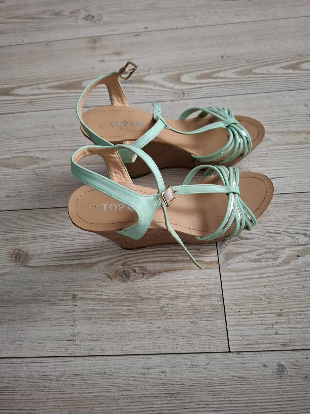 Te koop mintgroene damesschoenen maat 40, Ophalen of Verzenden, Zo goed als nieuw, Schoenen met hoge hakken, Groen