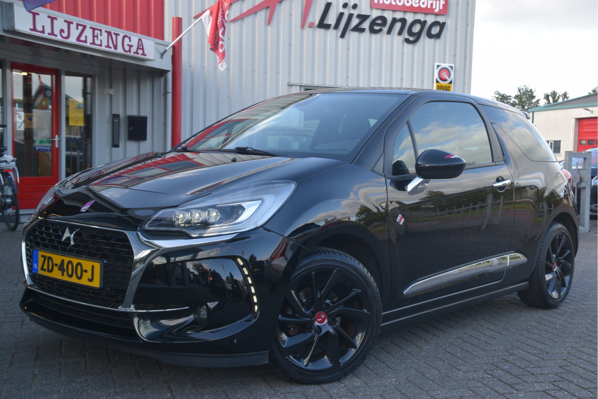 DS DS 3 1.2 PureTech Performance Line Carplay | Navi | LMV |, Auto's, Stof, Gebruikt, 1199 cc, Origineel Nederlands