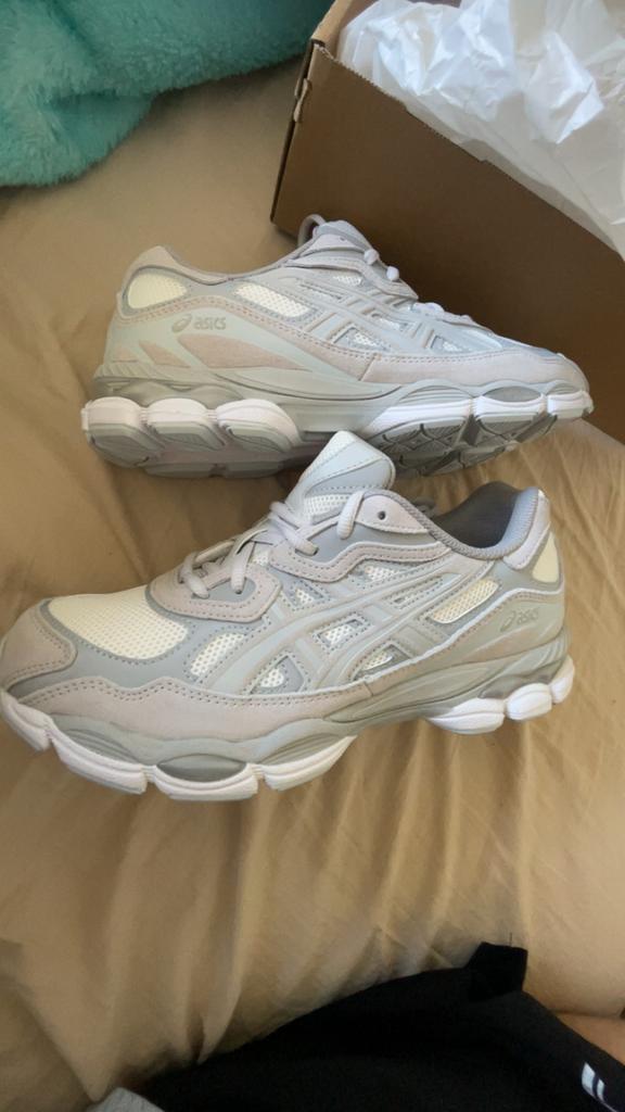 Nieuwe Asics schoen  grijs maat 43.5, Kleding | Heren, Schoenen, Ophalen of Verzenden, Nieuw, Overige kleuren, Sneakers of Gympen