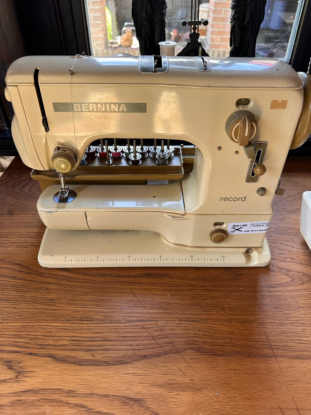 Bernina Record Naaimachine - Vintage Model, Hobby en Vrije tijd, Naaimachines en Toebehoren, Ophalen, Gebruikt, Naaimachine, Bernina