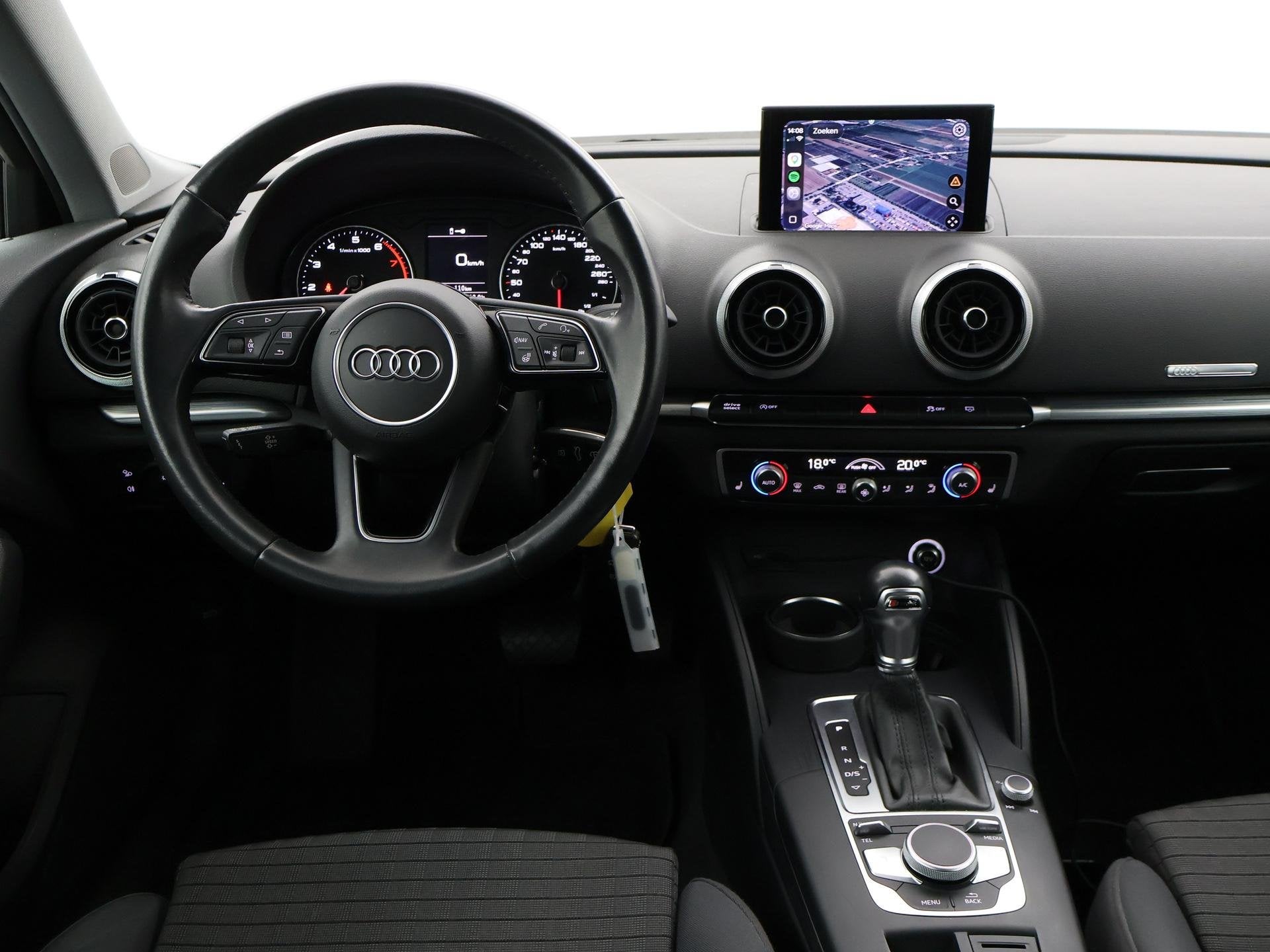 Audi A3 Sportback 40 TFSI 190 PK S-TONIC AUT DESIGN PRO LINE, Stof, Gebruikt, Blauw, Bedrijf