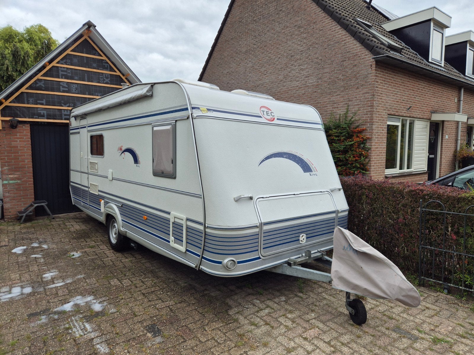 TEC travelking 530 K, Caravans en Kamperen, Caravans, Particulier, tot en met 6, 1000 - 1250 kg, Treinzit, T.E.C., Frans bed, Stapelbed