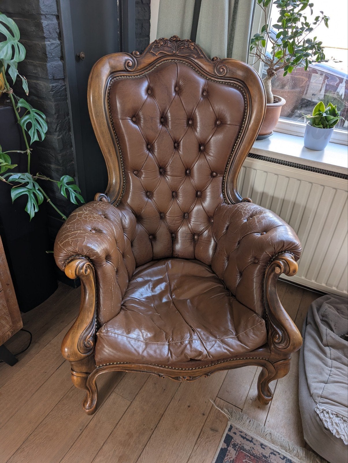 Klassieke fauteuil, bruin leer, Ophalen